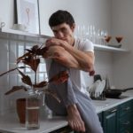 Kegiatan Kreatif Di Rumah Yang Bisa Mengurangi Stres Dan Bosan