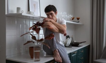 Kegiatan Kreatif Di Rumah Yang Bisa Mengurangi Stres Dan Bosan