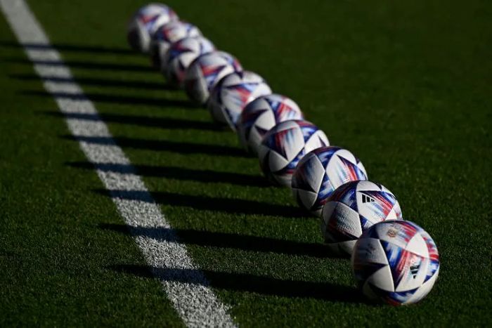 Ragam Evolusi Sepak Bola: Dari Lapangan Hijau Ke Era Digital