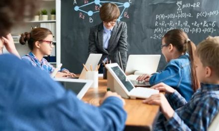 Peran Pendidikan Dalam Meningkatkan Kesadaran Informasi