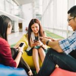 Kebiasaan Unik Masyarakat Di Era Teknologi Canggih