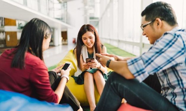 Kebiasaan Unik Masyarakat Di Era Teknologi Canggih