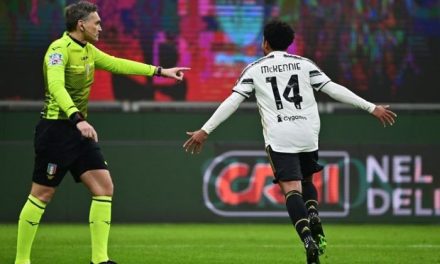 Peran Wasit Dalam Pertandingan Sepak Bola